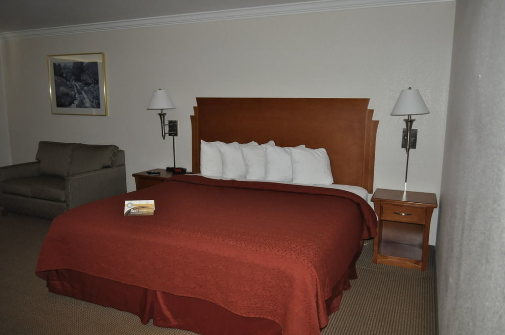 Quality Inn & Suites Salina Luaran gambar